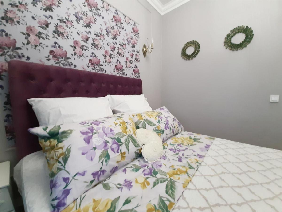 2 Bdr Apartment Near Gorky Park, Center Charkiw Exterior foto