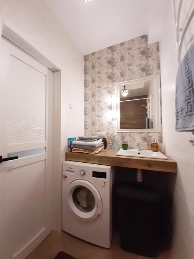 2 Bdr Apartment Near Gorky Park, Center Charkiw Exterior foto
