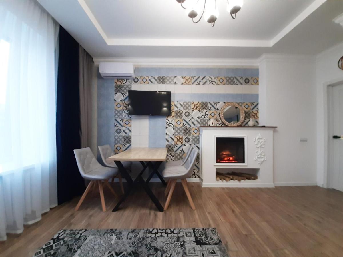 2 Bdr Apartment Near Gorky Park, Center Charkiw Exterior foto